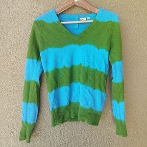 Button detail sweater v neck